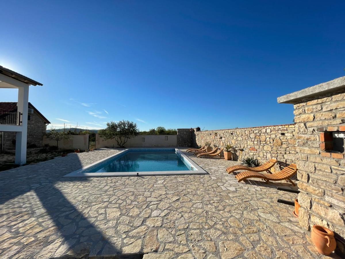 Villa Maslina Saric Devrske Exteriör bild