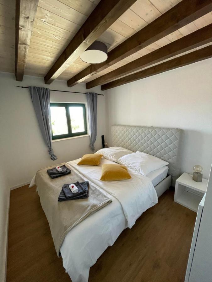 Villa Maslina Saric Devrske Exteriör bild